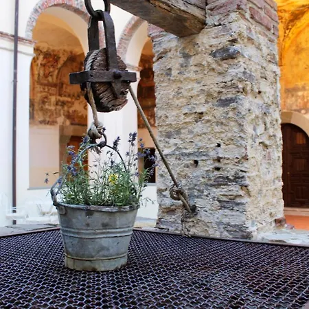 Conventolaurino B&B