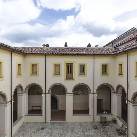 Conventolaurino B&B 3*