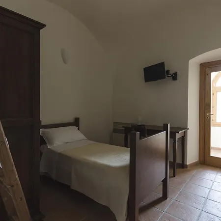 Conventolaurino 3*